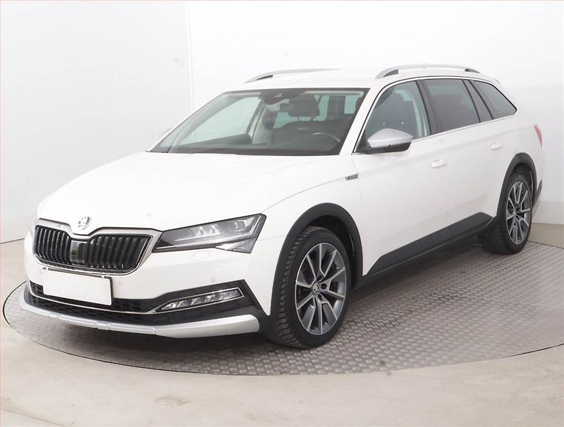 Škoda Superb (2021) Scout 2.0 TDI - fotka 2 z 18