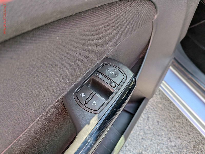 Opel Corsa (2007) 1.3 CDTi, Klima - fotka 11 z 14