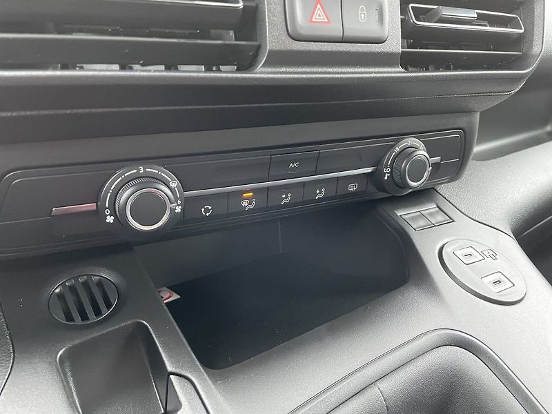 Toyota ProAce City Verso 1.5D 100k 6MT Business - fotka 19 z 26