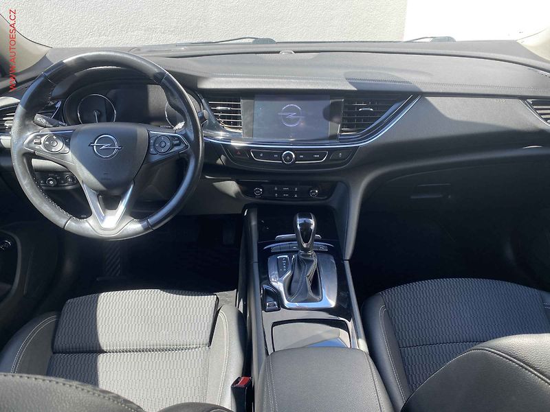 Opel Insignia (2019) 2.0 CDTI, autoAC - fotka 8 z 17