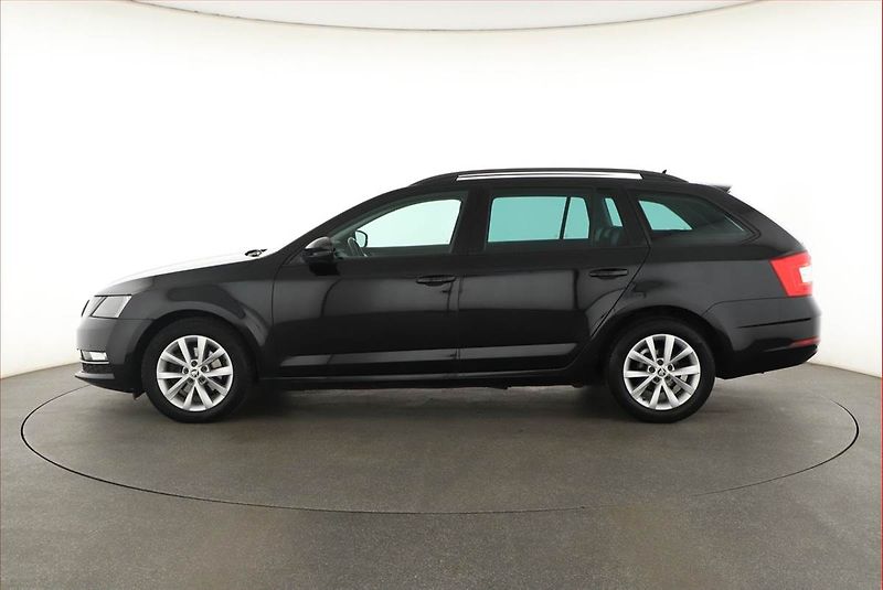 Škoda Octavia (2017) Ambition 2.0 TDI, Serv.kniha - fotka 3 z 19