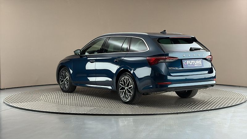 Škoda Octavia 2.0 TDI DSG 4x4 Style Combi - fotka 2 z 33