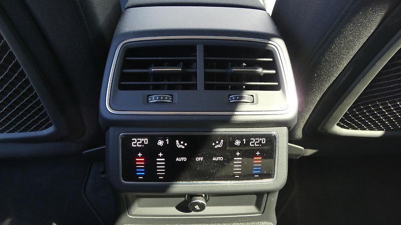 Audi A6 Avant 40 TDI Quattro S tronic - fotka 24 z 26