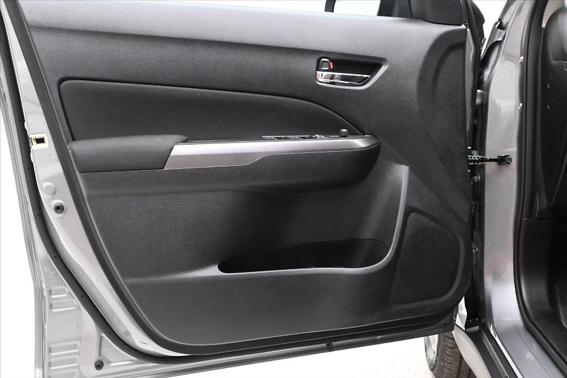 Suzuki Vitara 1,4 HYBRID 95kW Active Záruka - fotka 23 z 29