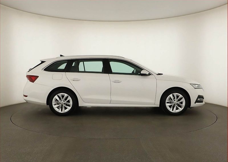 Škoda Octavia (2022) Style 2.0 TDI, Automat, ČR - fotka 6 z 15