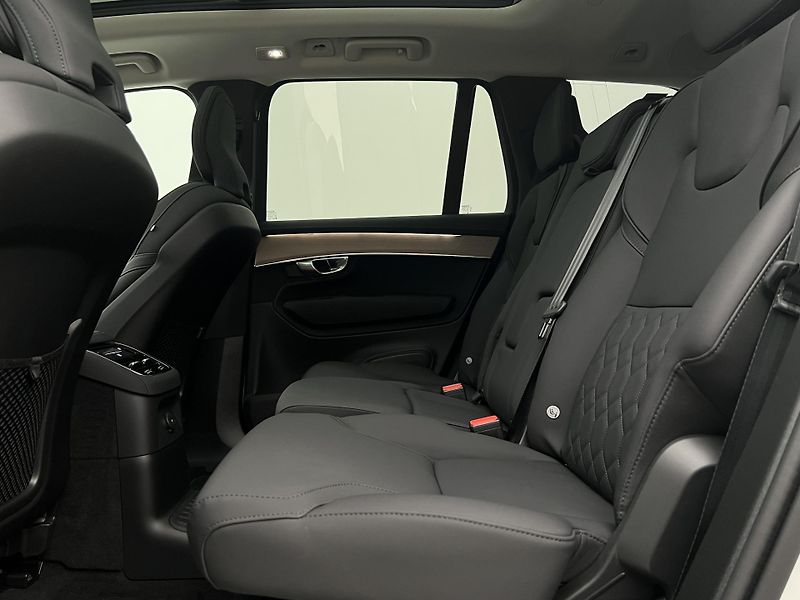 Volvo XC90 T8 RECHARGE PLUS DARK  - fotka 6 z 49
