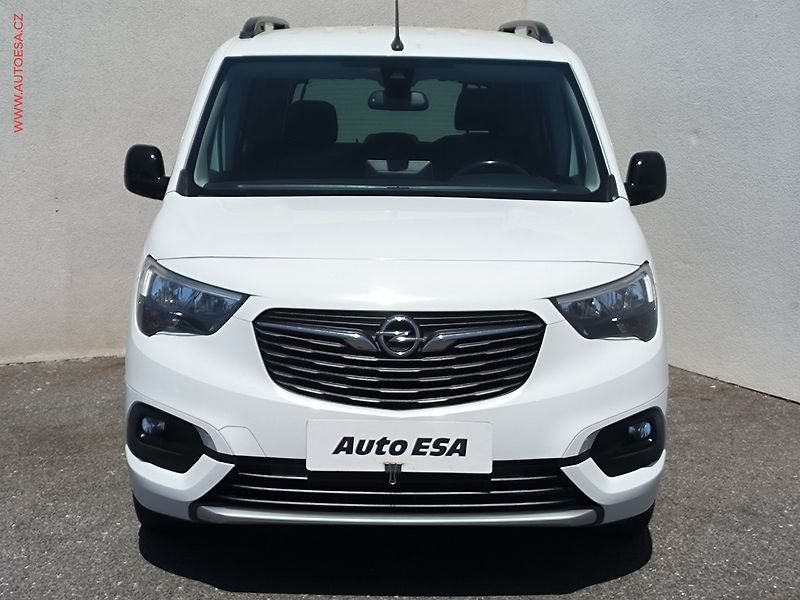 Opel Combo (2022) 1.5CDTi, 1.maj,ČR, Elegance - fotka 2 z 19