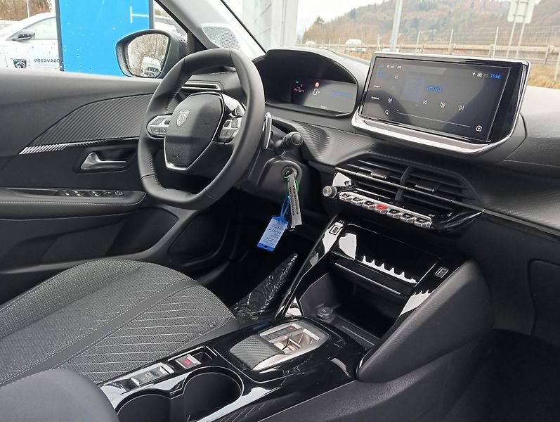 Peugeot 208 (2026) ALLURE Hybrid 110 e-DCS6 - fotka 11 z 16