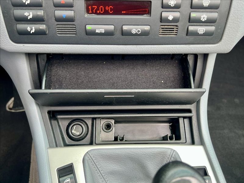 BMW Řada 3 318Ci / CABRIO - fotka 28 z 39