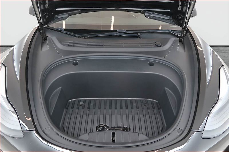 Tesla Model 3 (2021) Std Range Plus 55kWh, SoH 81% - fotka 21 z 22