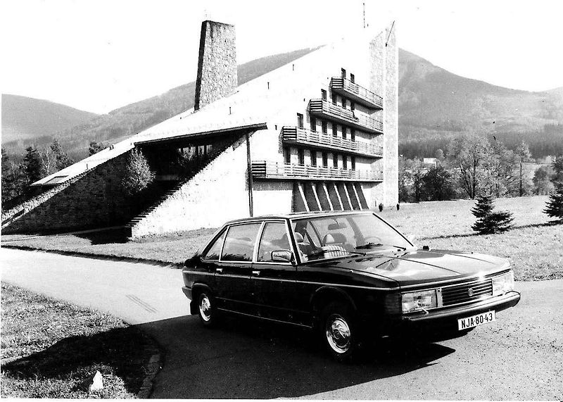 Tatra 613-K měla veřejnou premiéru před 35 lety