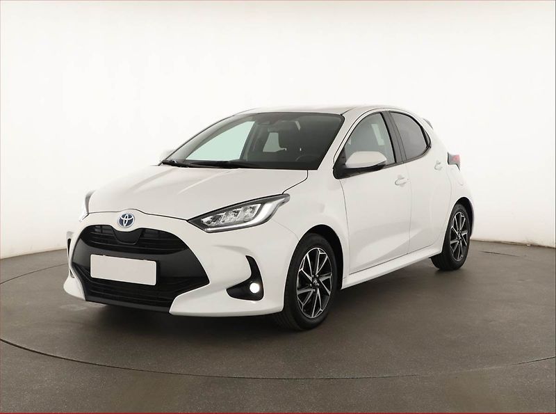 Toyota Yaris (2023) 1.5 VVT-i Hybrid, Automat, ČR - fotka 2 z 18