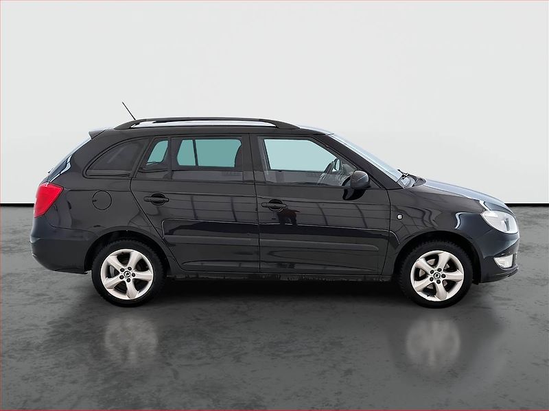 Škoda Fabia (2012) Sport 1.2 TSI, Park. senzory - fotka 6 z 17
