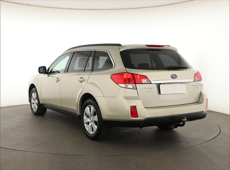 Subaru Outback (2013) 2.0 D, 4X4, Navi, Xenony - fotka 4 z 20