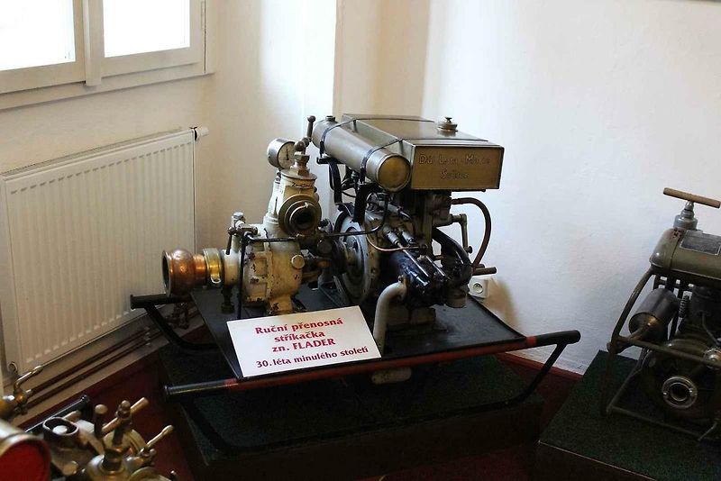 Hasičské muzeum v Krupce, má nádhernou expozici, kterou zdobí jedna z největších kolekcí motorových čerpadel - stříkaček značky Flader. Expozice se chystá na oslavu desátých narozenin.