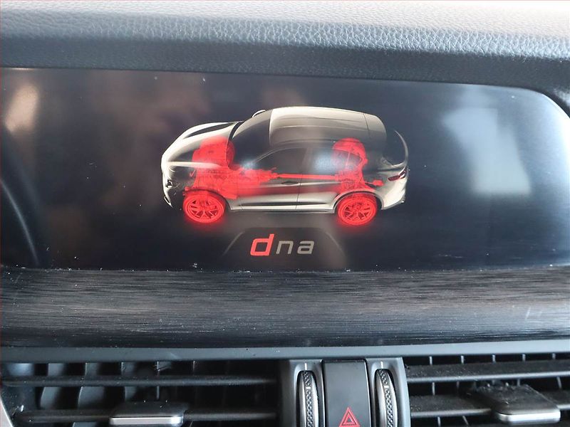 Alfa Romeo Stelvio (2019) 2.2 Diesel, Automat, Kůže - fotka 17 z 23