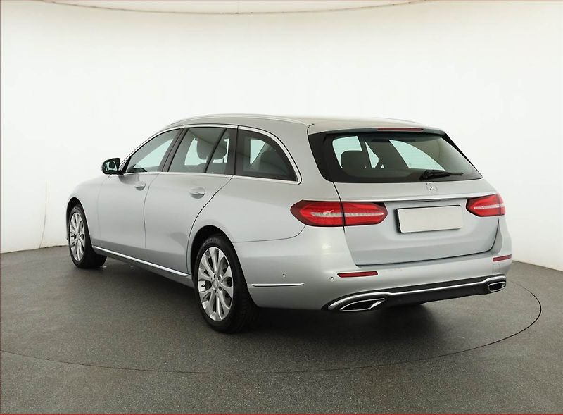 Mercedes-Benz Třídy E (2017) E 350 d - fotka 4 z 19