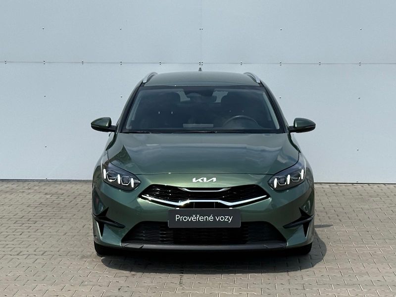 Kia Ceed 1.5 T-GDi 7DCT TOP - fotka 4 z 27