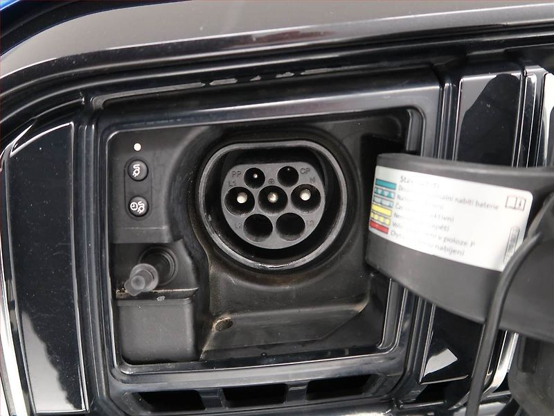 Škoda Superb (2020) Sportline iV 1.4 TSI PHEV - fotka 23 z 24