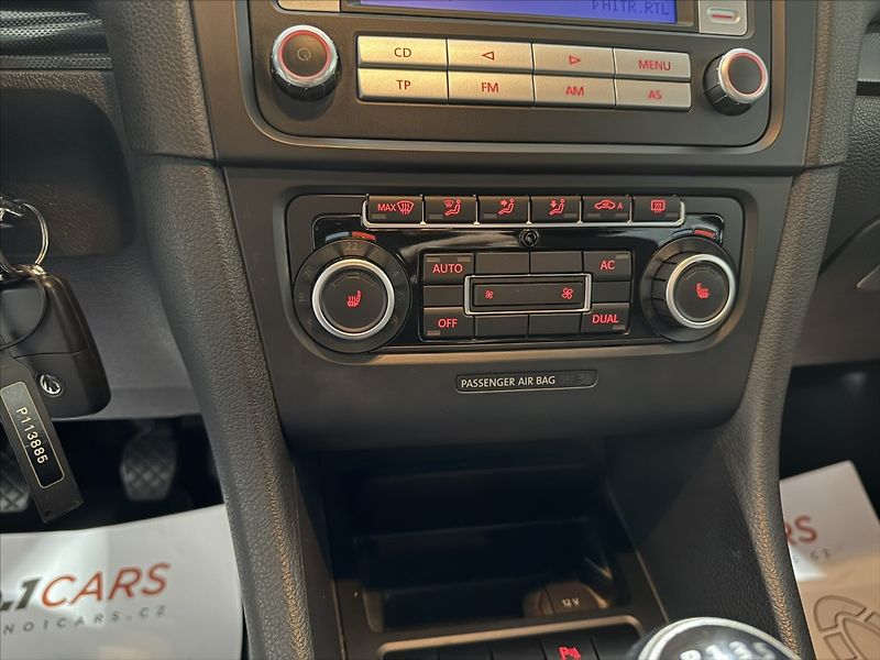 Volkswagen Golf 1,4   TSI 90 kW ČIDLA VÝHŘEV - fotka 14 z 28
