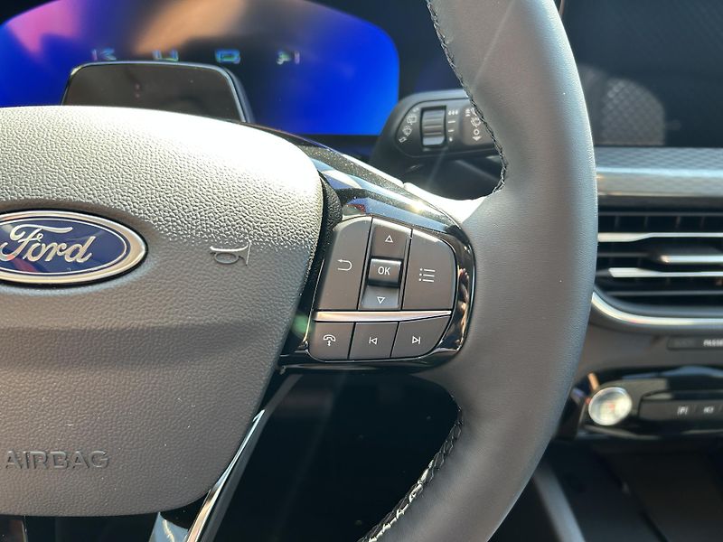 Ford Kuga Top Edition 2.5 HEV 132 kW - fotka 22 z 37