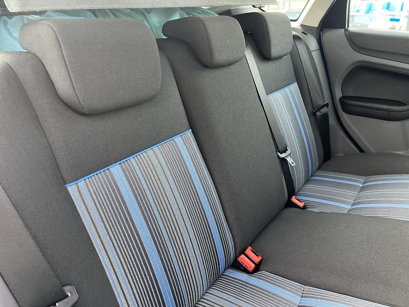 Ford Focus 1.4i 16v KOUPENO V ČR 1.MAJ. - fotka 22 z 33
