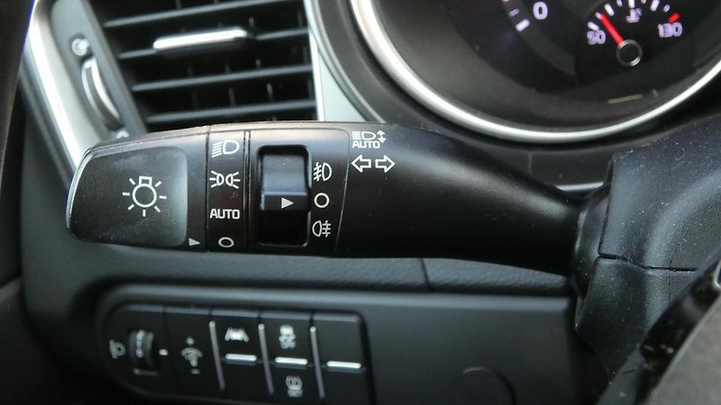 Kia Ceed 1.5 T-GDI TOP - fotka 11 z 23