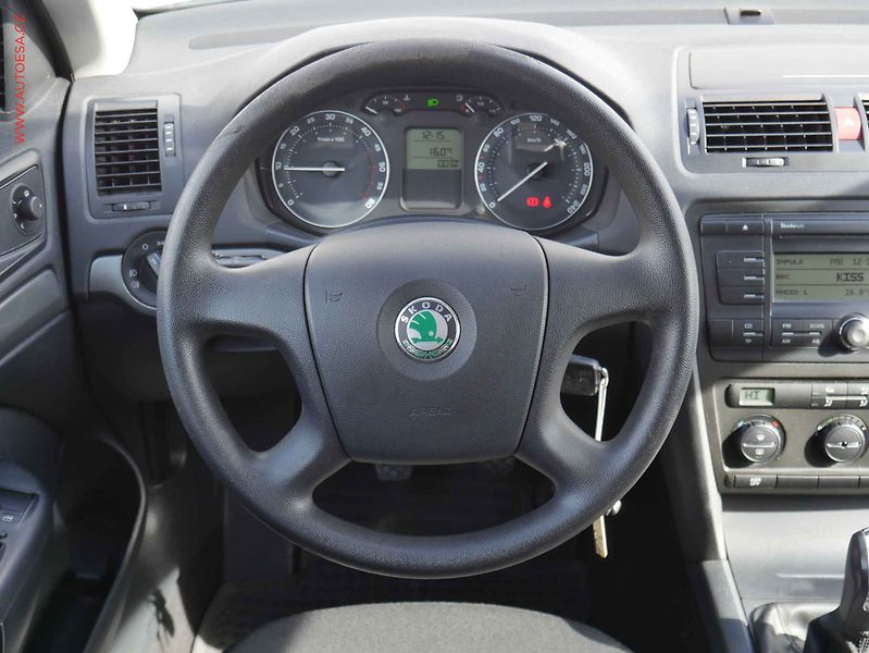 Škoda Octavia (2007) 1.9TDi, ČR, Elegance, TZ - fotka 13 z 16