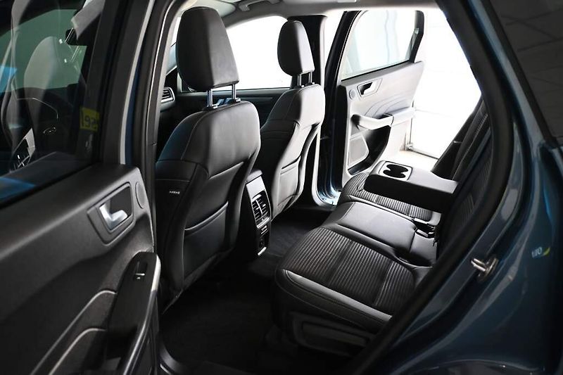 Ford Kuga (2023) 2.5 LED ACC VIRTUAL Tažné BO F - fotka 9 z 41