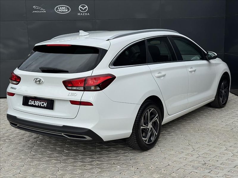 Hyundai i30 1,6 CRDI Smart ČR DPH - fotka 7 z 31