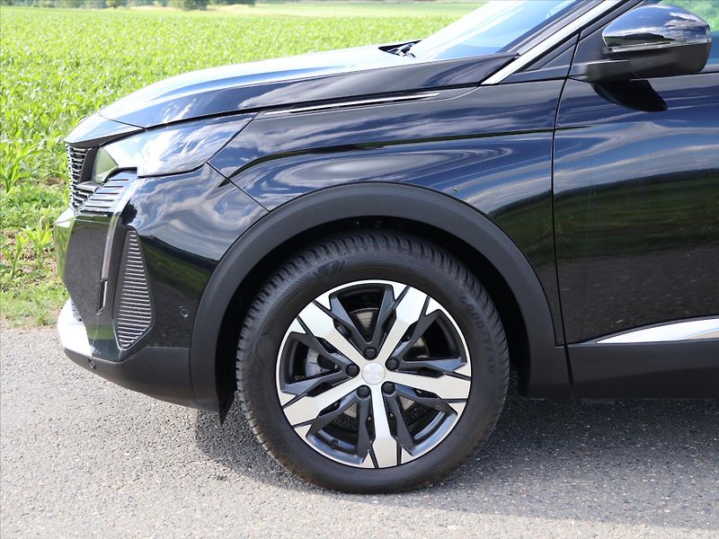 Peugeot 5008 1,2 PT Aut. Allure 7-Míst DPH - fotka 32 z 39