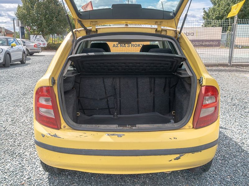 Škoda Fabia (2002) ČR 1.4i 44KW – 3/2028 - fotka 12 z 17