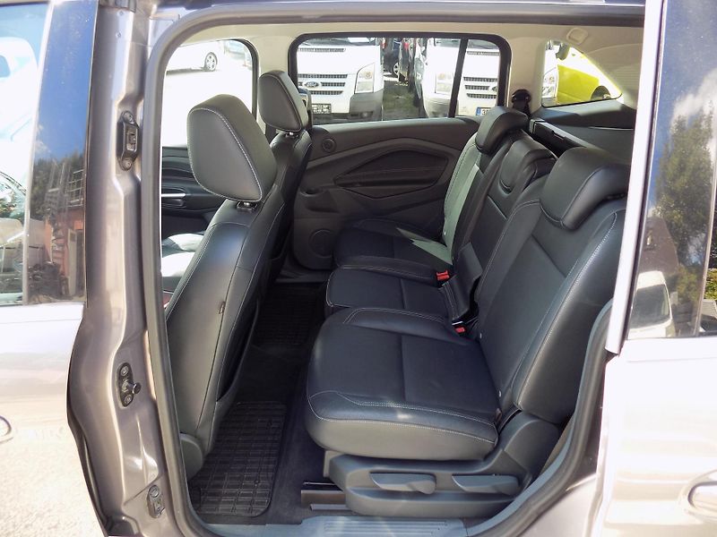 Ford Grand C-MAX 2,2 TDCI 103 KW AUTO/AC, TEMP - fotka 21 z 45