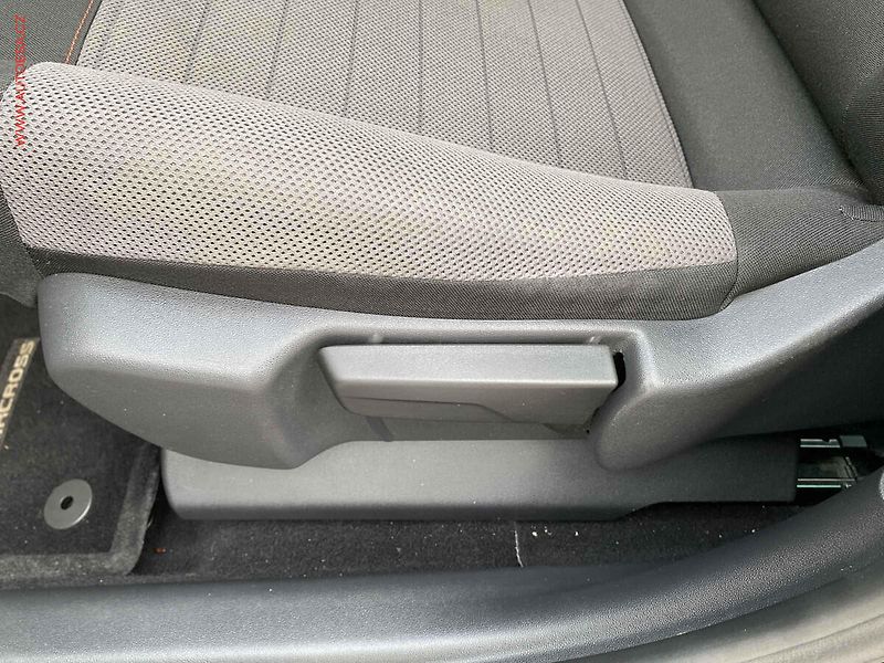 Citroën C3 Aircross (2020) 1.2PT, Shine, AT, panor - fotka 14 z 18