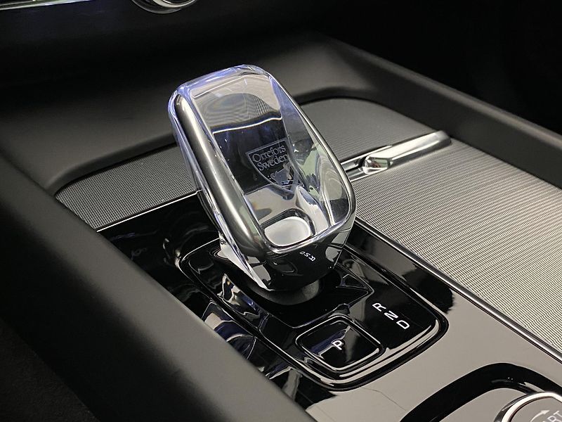 Volvo XC60 T6 AWD PLUG-IN ULTIMATE DARK  - fotka 28 z 52