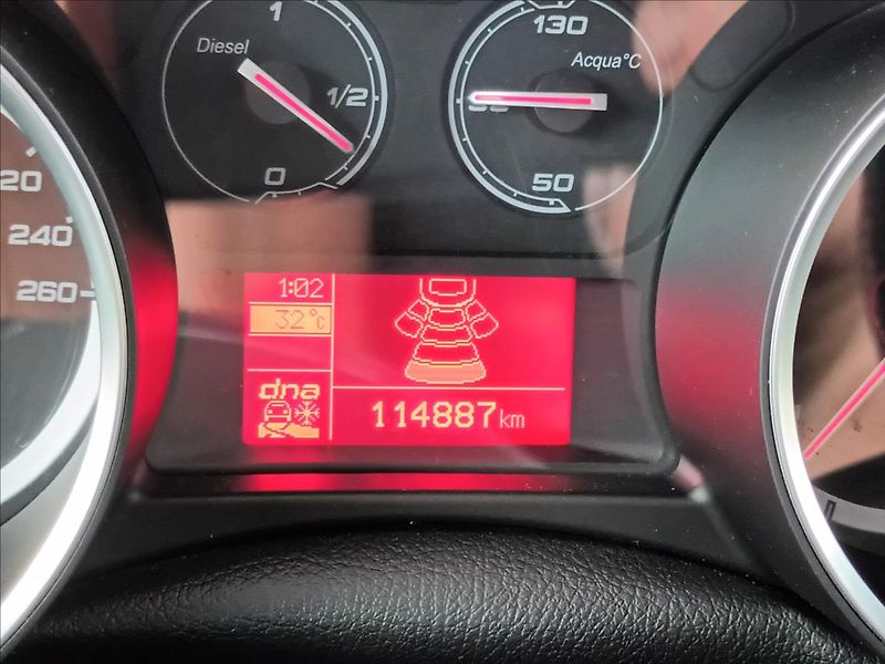 Alfa Romeo Giulietta 1,6 1.6 JTD,77KW,SPRINT,TAŽNÉ, - fotka 38 z 42