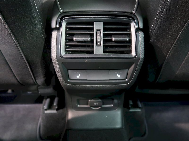 Škoda Karoq (2026) SPORTLINE 1.5TSI 110KW DSG TAŽ - fotka 39 z 42