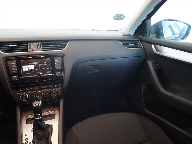 Škoda Octavia (2016) 1.6 TDI, Automat, Navi - fotka 8 z 14