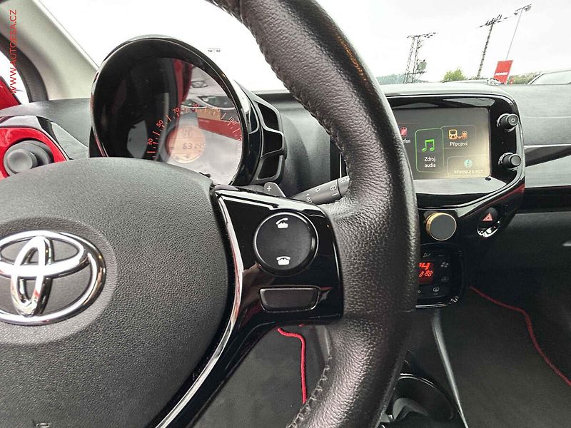 Toyota Aygo (2018) 1.0i, ČR, AT, klima - fotka 17 z 17