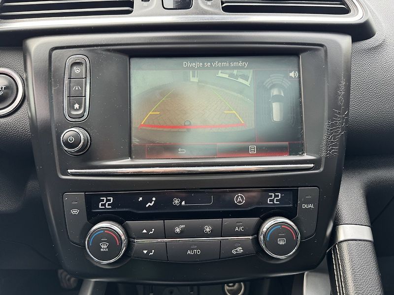 Renault Kadjar (2015) 1.6dCi AWD Bose LED Kamera - fotka 11 z 50