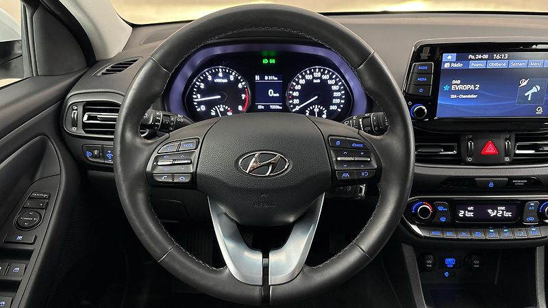 Hyundai i30 1.5 T-GDI Smart Kombi - fotka 9 z 26