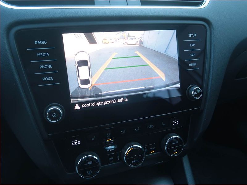 Škoda Octavia (2019) 1.5 TSI, Automat, Tempomat - fotka 18 z 19