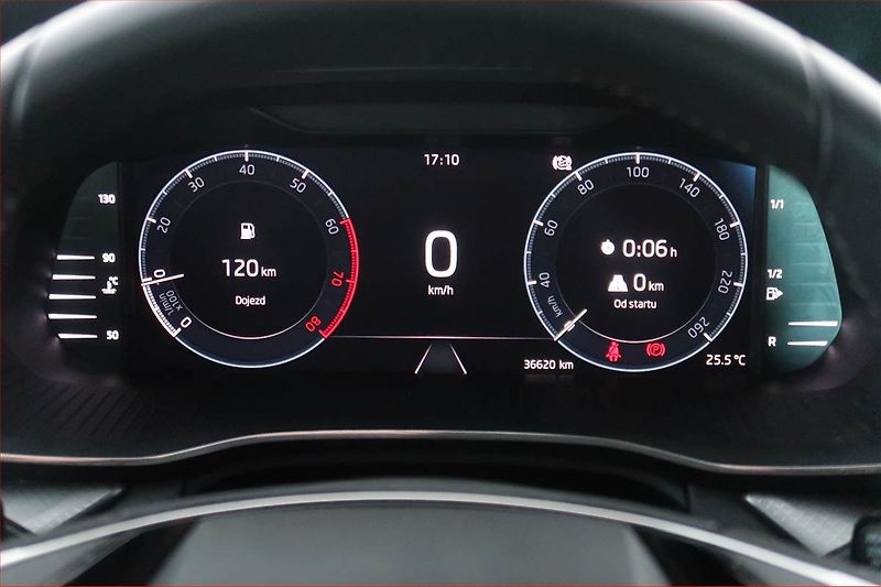 Škoda Octavia (2021) Ambition Plus 1.5 TSI - fotka 11 z 17