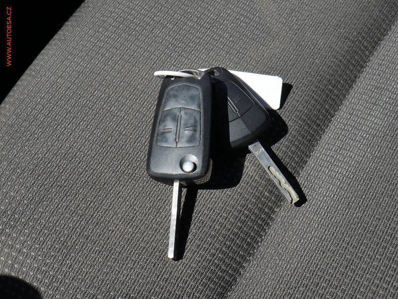 Opel Zafira (2012) 1.7CDTi, AC, temp, tažné - fotka 20 z 20