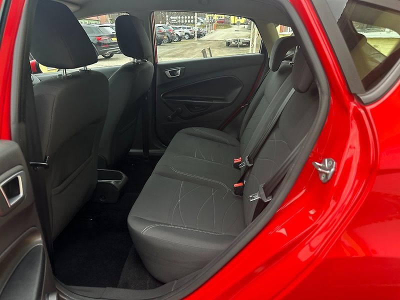 Ford Fiesta 1.0i 1Maj/Klima/Ser.Knih - fotka 12 z 25