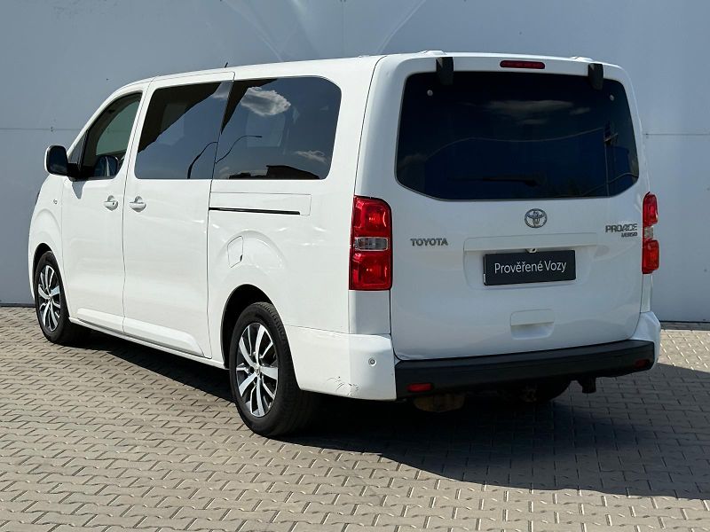 Toyota ProAce Verso 2,0 D-4D L2 Family AT - fotka 7 z 30