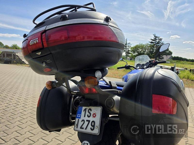 Honda CB 900 F Hornet (2004) - fotka 8 z 17