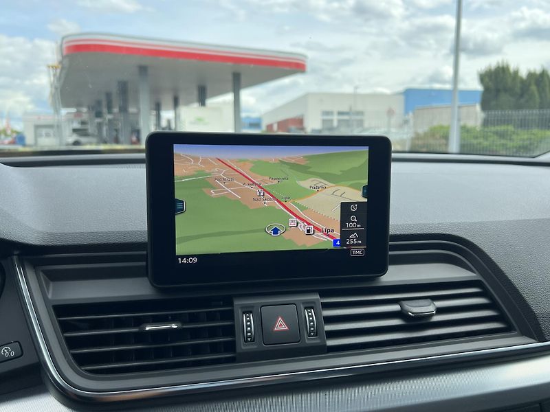 Audi Q5 (2019) 2.0 TDI 4x4 quattro - fotka 31 z 35