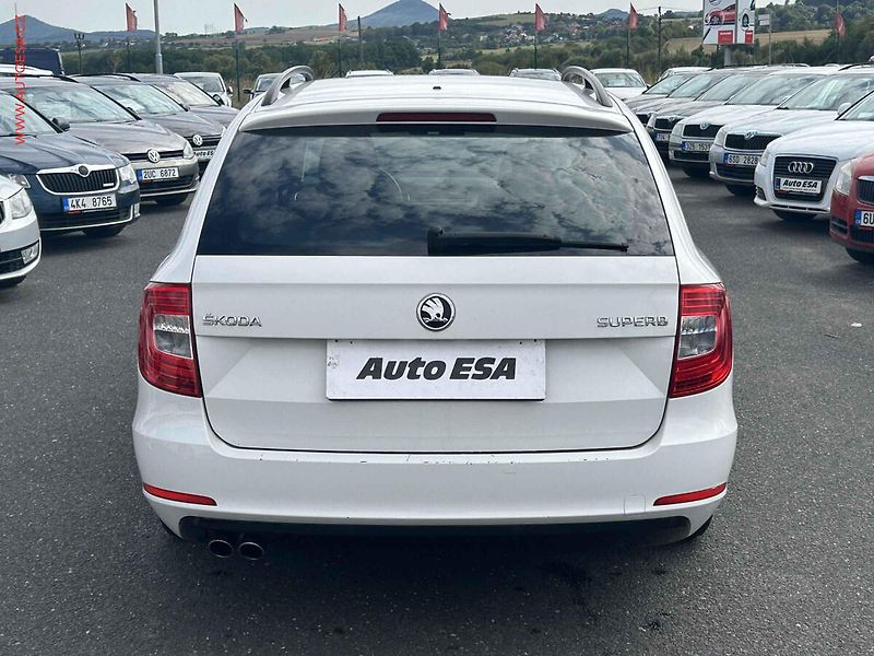 Škoda Superb (2014) 2.0 TDi, ČR, Bixen, autoAC - fotka 5 z 16