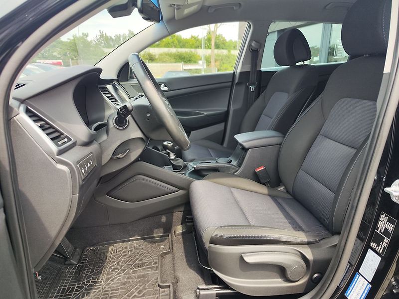 Hyundai Tucson 2.0 CRDI/100kW Style 4x4 - fotka 16 z 36